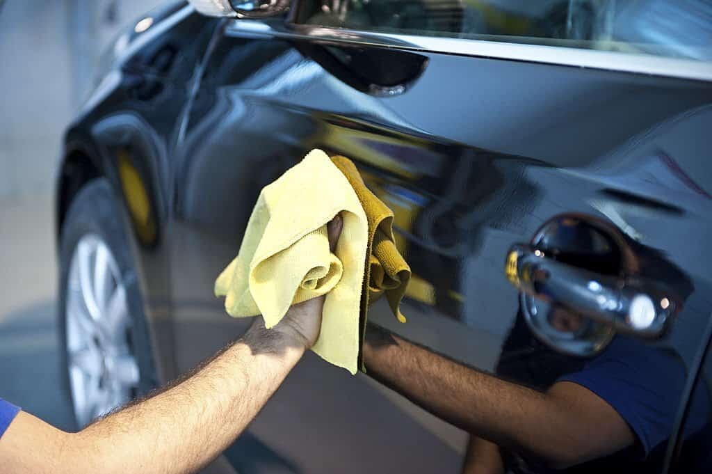 How to Remove Contaminants From Car Wrap: Expert Cleaning Guide